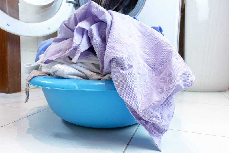 Выясняем, как отмывать душевые шторки из разных материалов, чтобы не испортить их — нюансы автоматической и ручной стирок