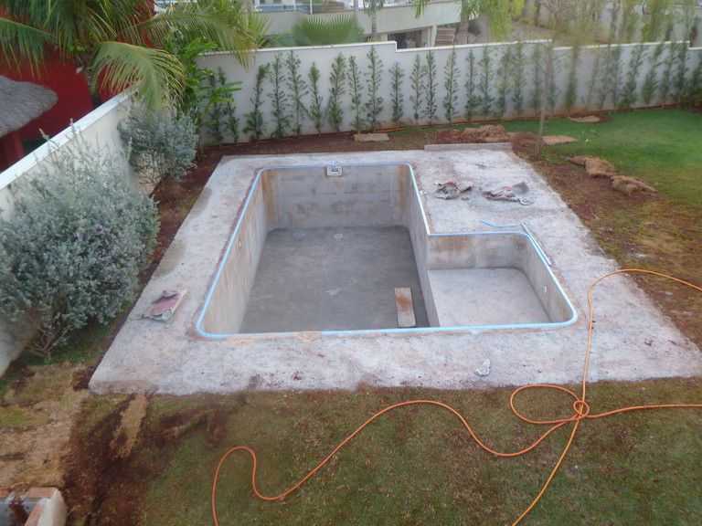 Установка надувного бассейна на дачном участке: выбор места