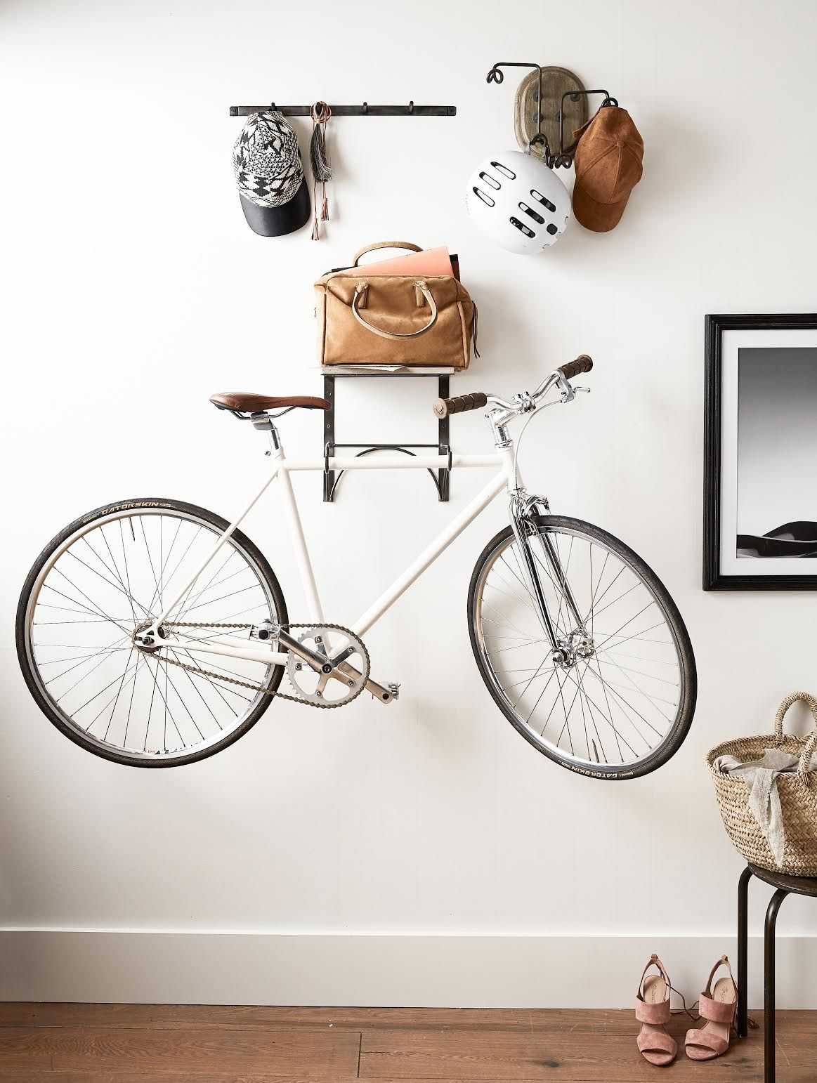Как хранить свой велосипед в квартире: места хранения, идеи с фото