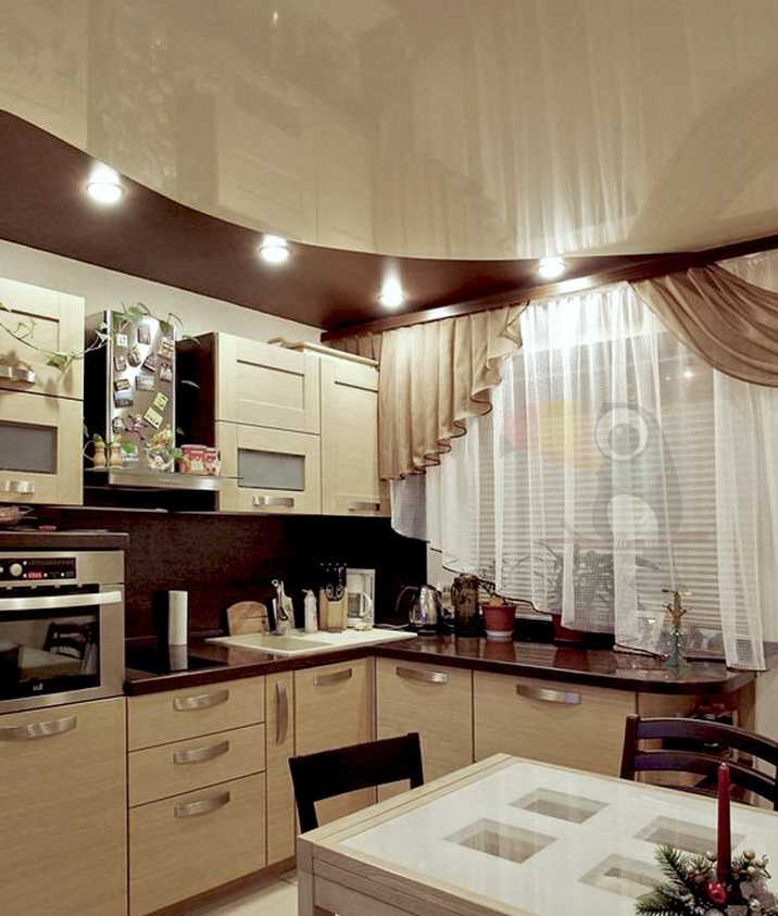Потолки на кухне: разные способы отделки (фото)