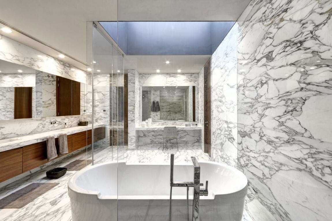 Мрамор в интерьере ванной комнаты, гостиной, кухни и других комнатах квартиры