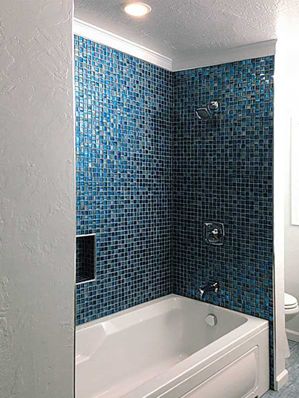 Чем отделать ванную, кроме плитки, дешево, красиво и практично: обзор вариантов для стен и пола Советы по выбору краски, обоев, штукатурки и других материалов