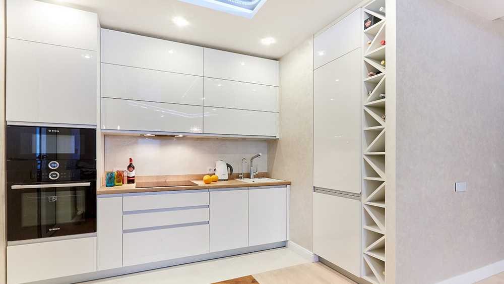 Кухня до потолка: дизайн современной кухни с высокими шкафами и антресолями - 17 фото