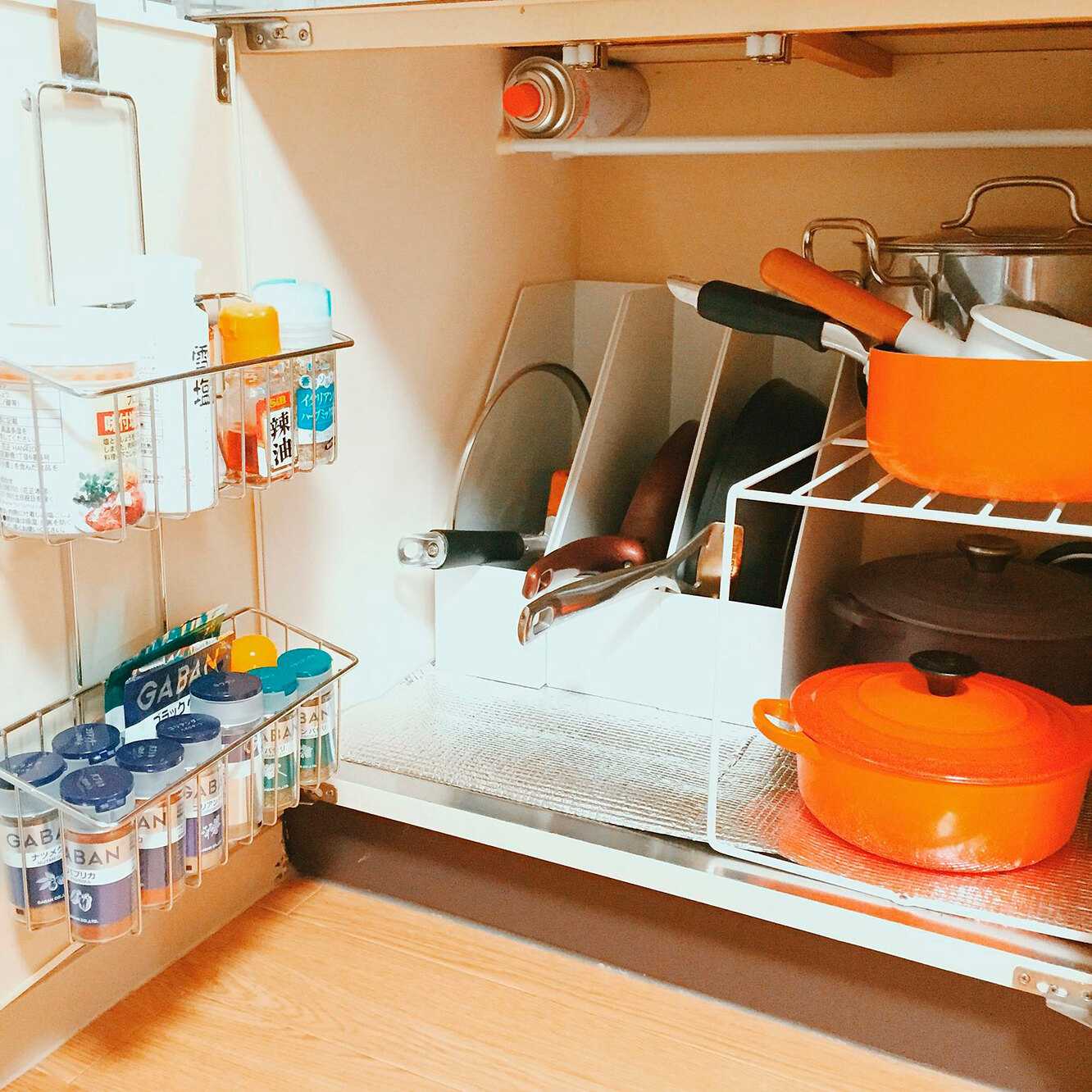 Как обустроить подоконник на кухне: практичные дизайнерские идеи