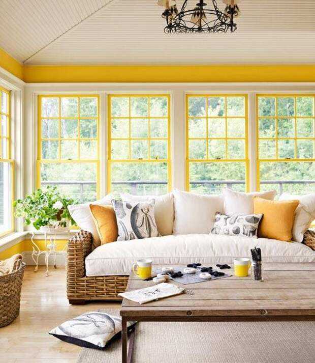 Желтый цвет в интерьере: солнечное настроение у вас дома | домфронт