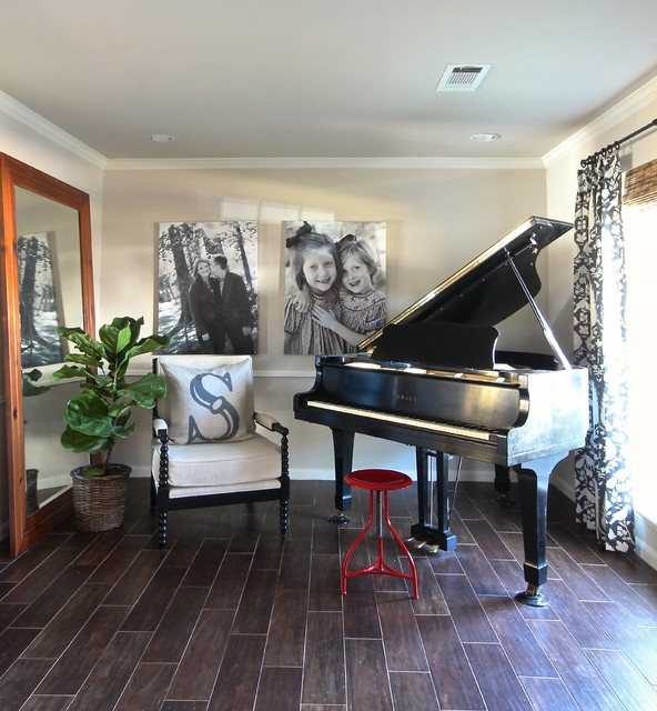 Пианино в интерьере гостиной: как обычный музыкальный инструмент превратить в арт-объект + 40 фото