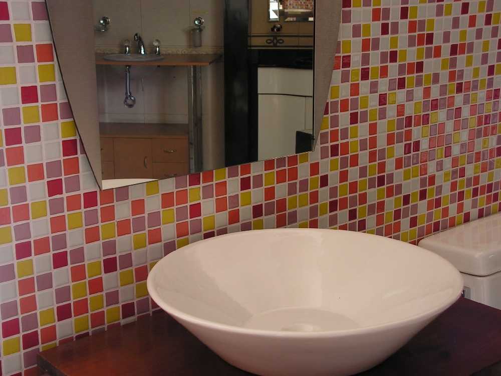 Мозаика для ванной plitka mosaica ru. Мозаика для ванной. Ванная с мозаикой. Плитка мозаика для ванной. Ванная мелкой мозаикой.