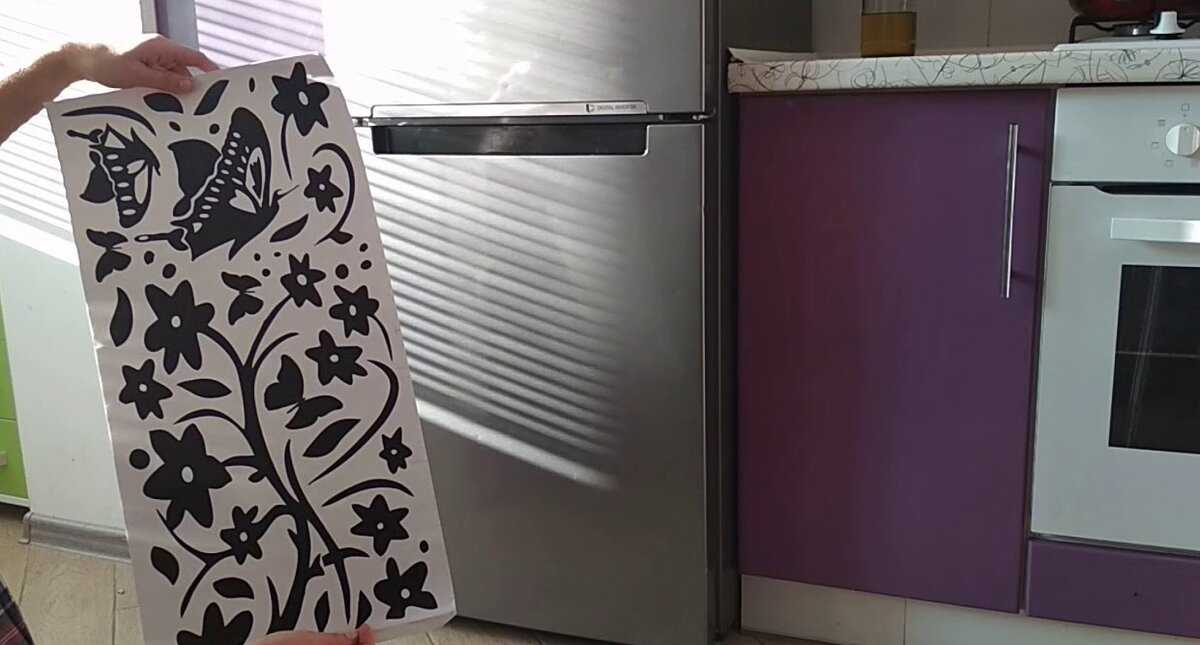 Как клеить самоклеящуюся пленку: обклеиваем мебель, холодильник, дверь пошагово с фото