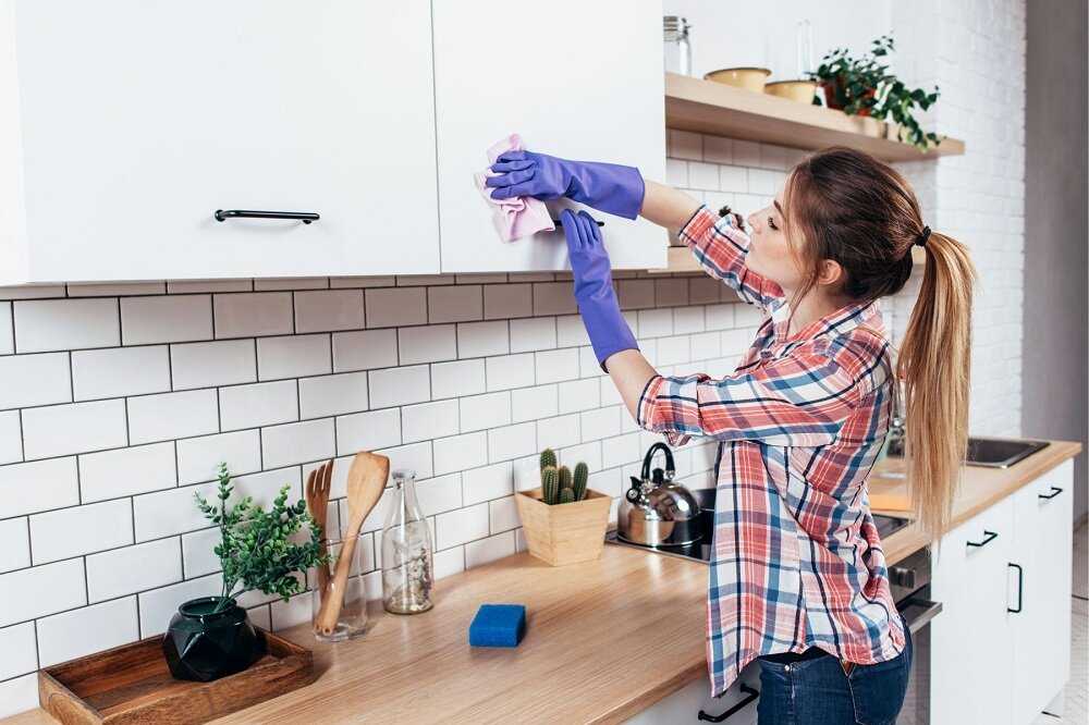 Пыль в квартире, основные причины появления  и способы их устранения