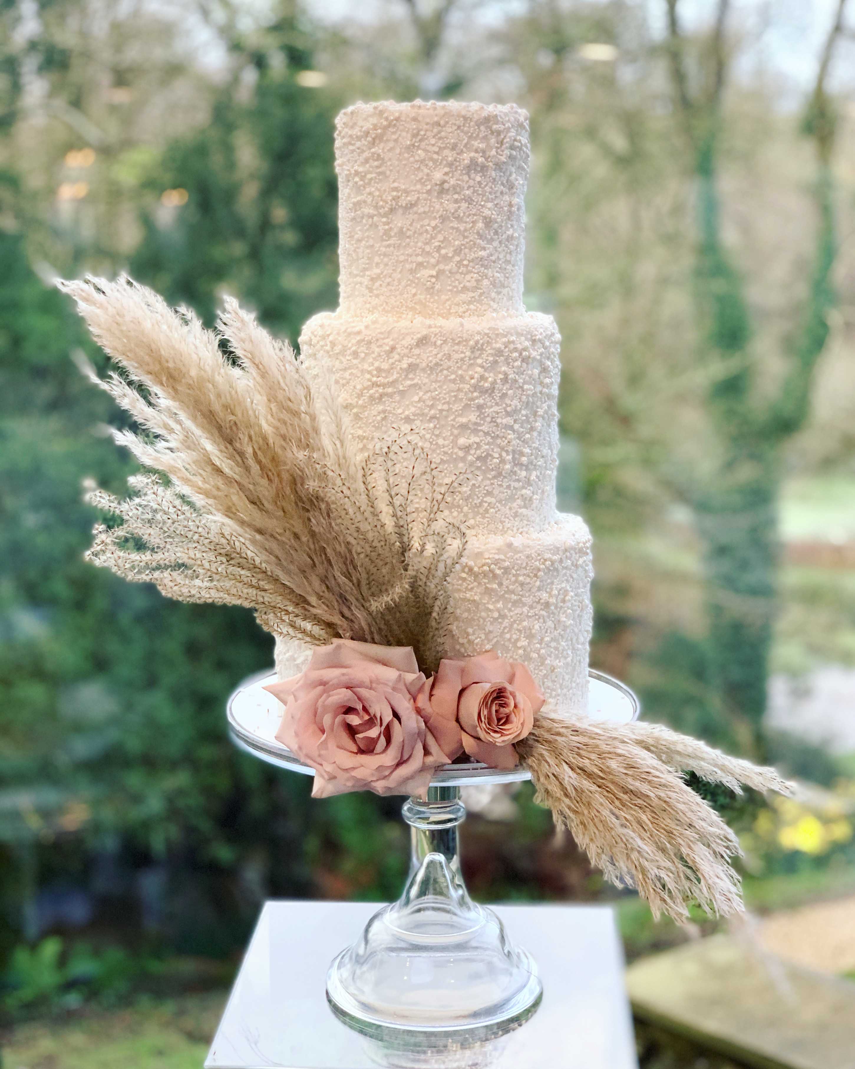 Вдохновение: пампасная трава в декоре свадьбы