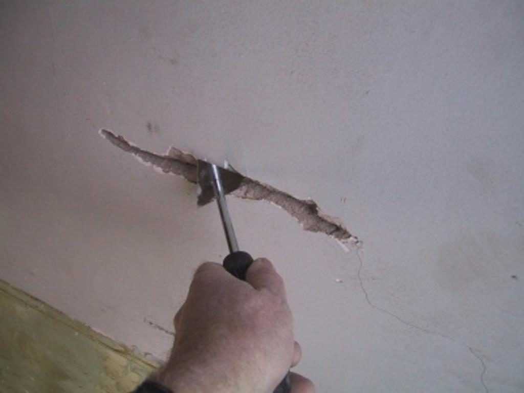 Заделка трещин в кирпичных стенах: причины, поиск деформаций, инструкция по ремонту, укрепление