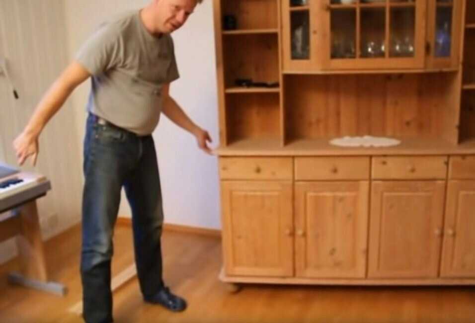 Как передвинуть тяжелую мебель по линолеуму