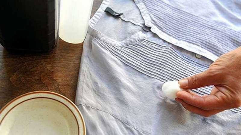 Как почистить матрас в домашних условиях от запаха и пятен?