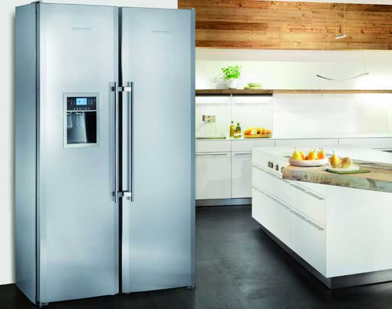 Какие холодильники лучше по качеству. Холодильник Liebherr SBSES 8283. Холодильник (Side-by-Side) Smeg fq60cpo. Холодильник Сайд бай Сайд встраиваемый Liebherr.