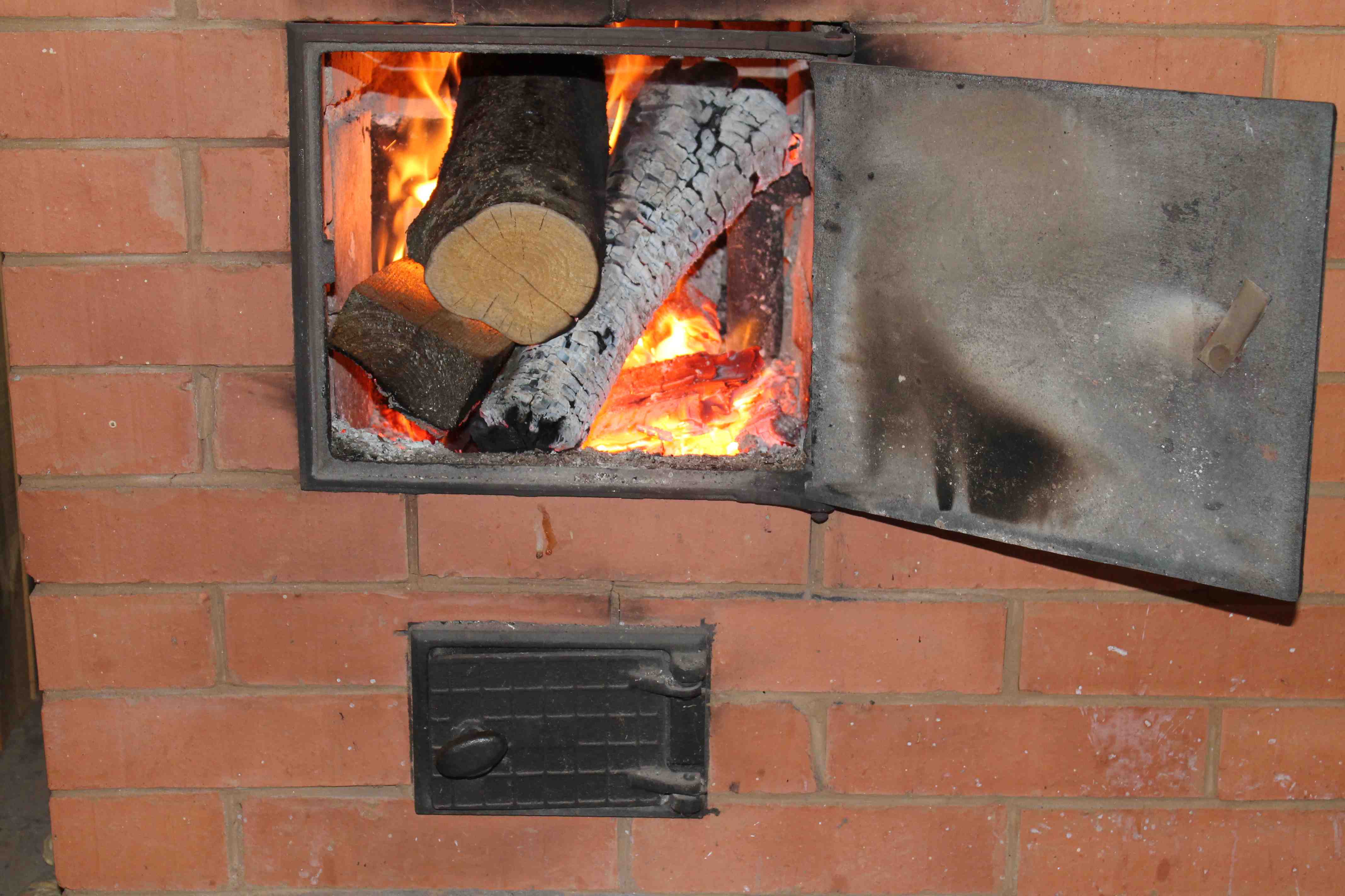 Чем и как правильно топить железную печь в бане?