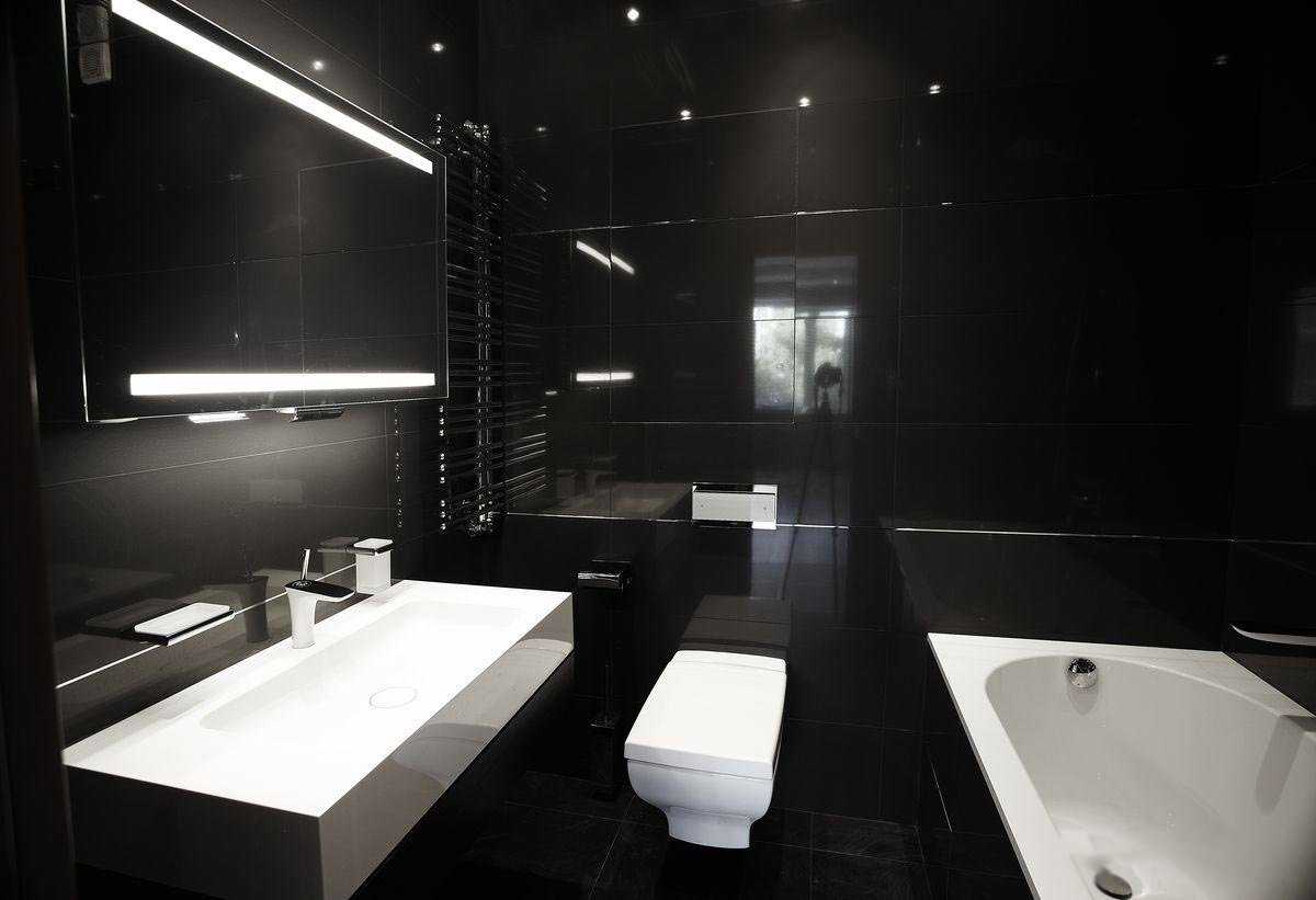 Черно белый цвет в ванной
