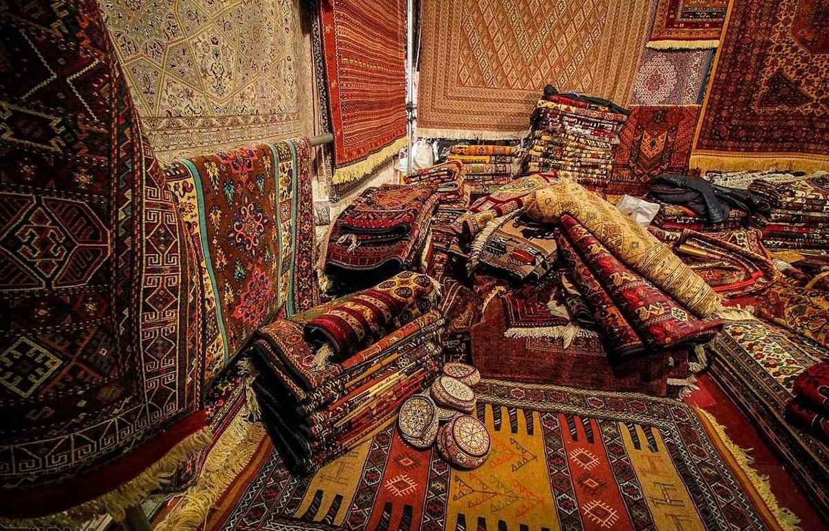 Ала бу. Персидский ковер. Дорогой персидский ковер. Иранские ковры. Интерьер спальни с персидскими коврами.