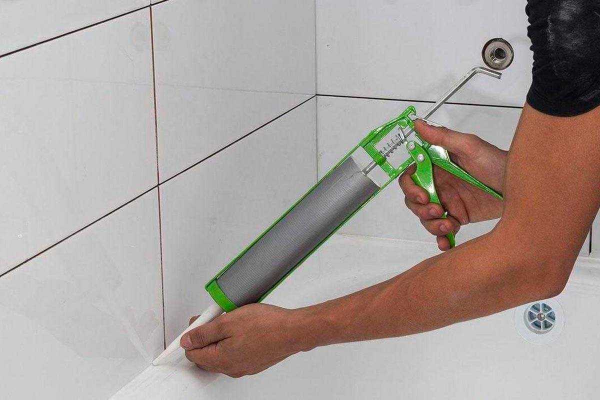 Как уплотнить ванну со стеной своими руками