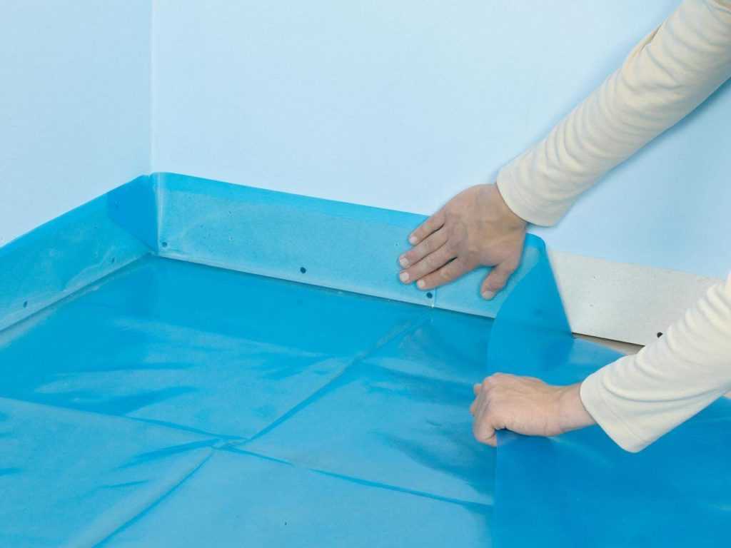 Гидроизоляция ванной комнаты своими руками: чем лучше обработать пол под плиткой.
