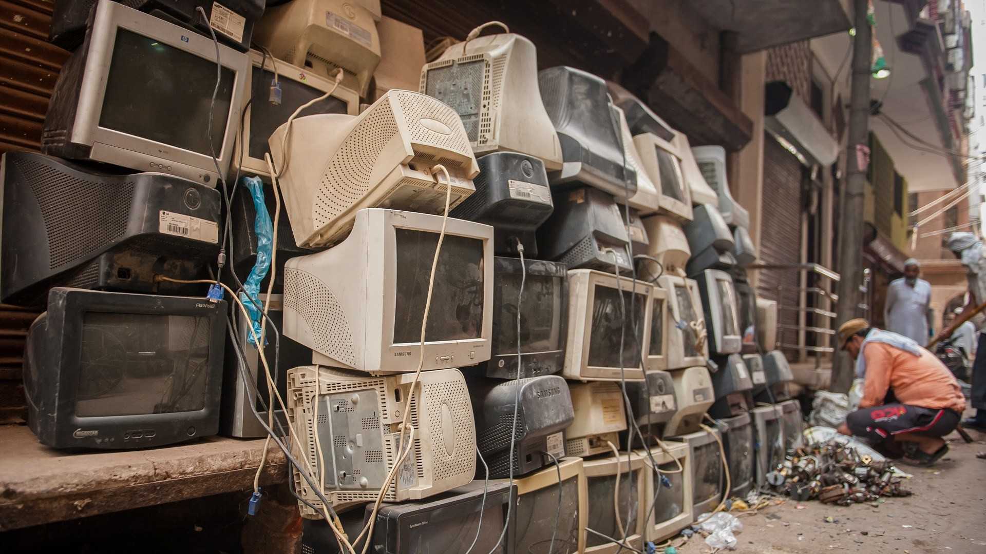 Куда сдать старый телевизор за деньги: где скупают и продают бу бытовую технику