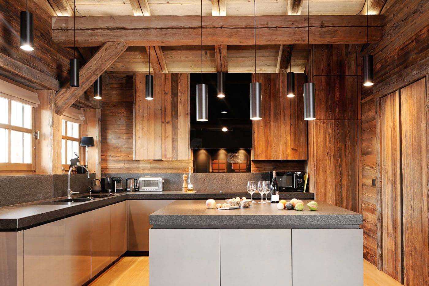Дизайн и интерьер кухни в стиле шале в доме и городской квартире