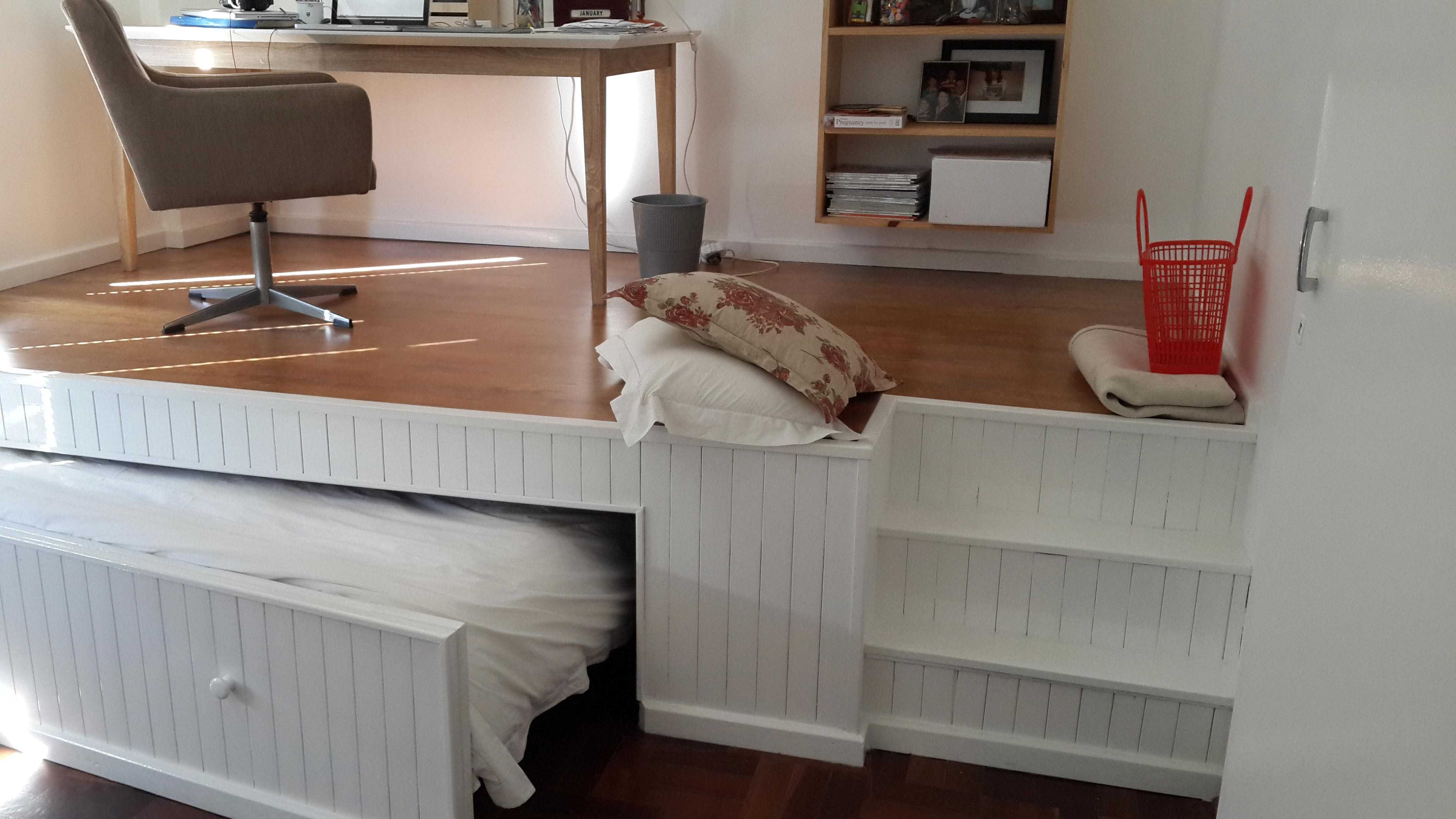 Маленький диван на кухню: правила выбора и размещения в интерьере
