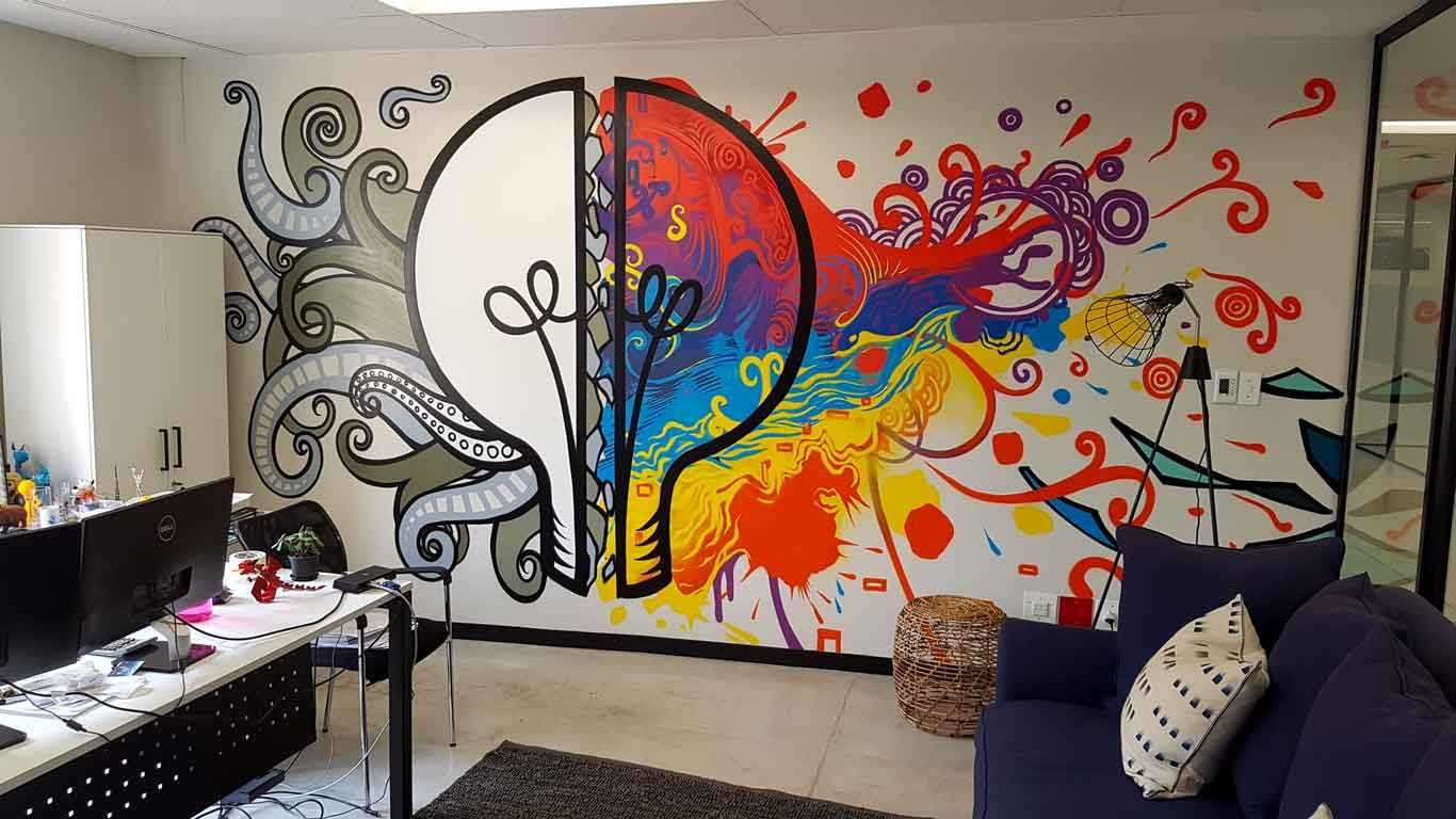 Граффити в интерьере: стрит-арт прямо в вашей квартире, применение в разных комнатах