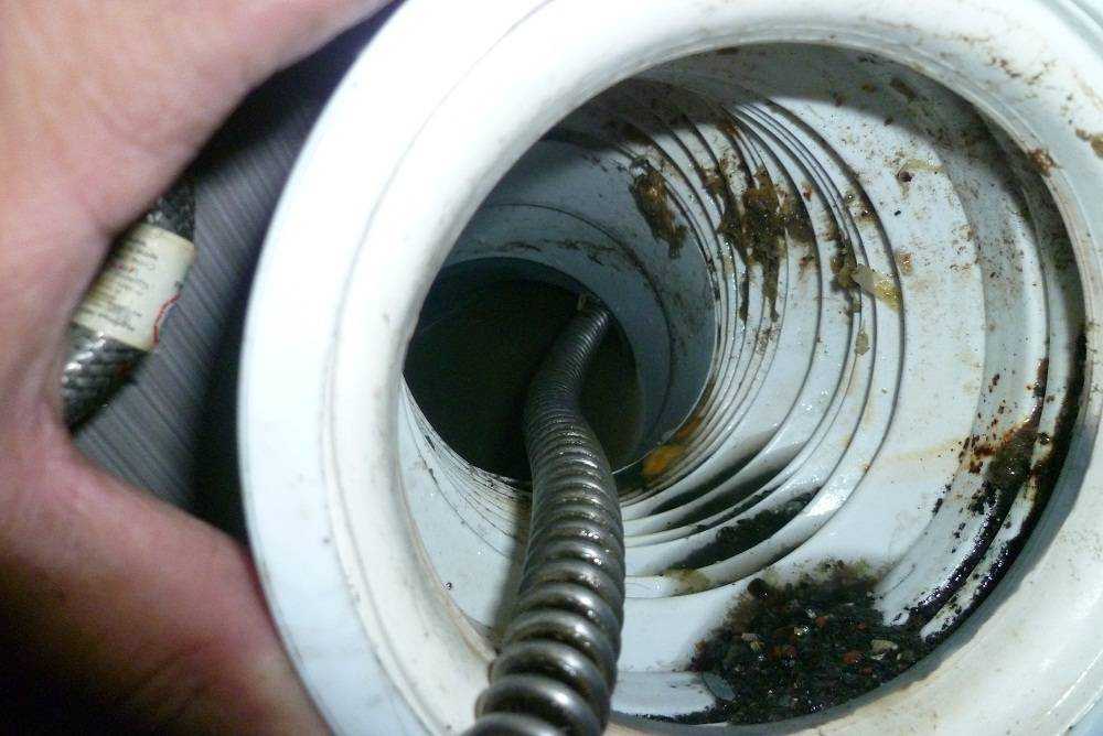 Чистка канализационной трубы своими руками в частном доме